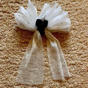 White bow hair clip